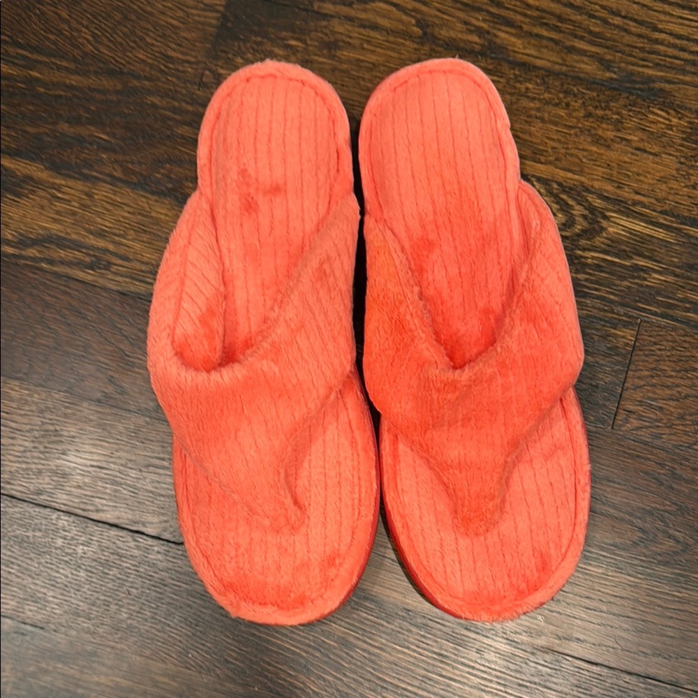 Source Unknown Women's Coral Slippers